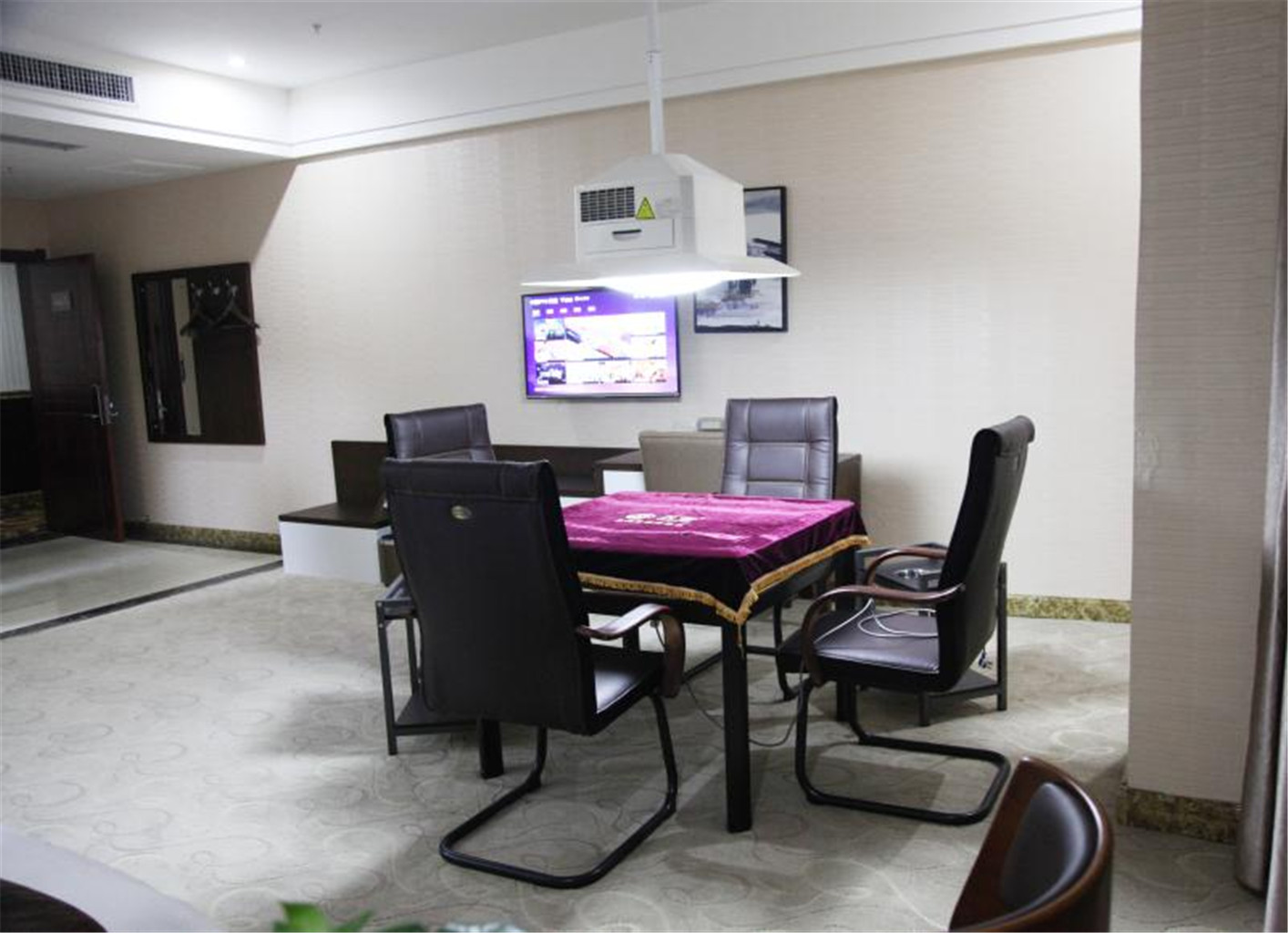 AiDePinYue Hotel (ZhangzhouXinzheng International Airport) 3*