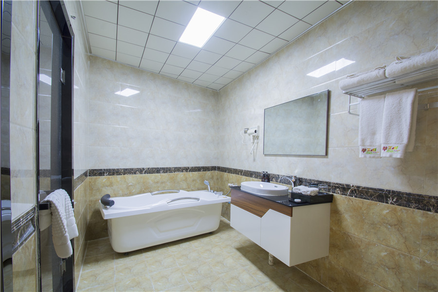 AiDePinYue Hotel (ZhangzhouXinzheng International Airport) 3*