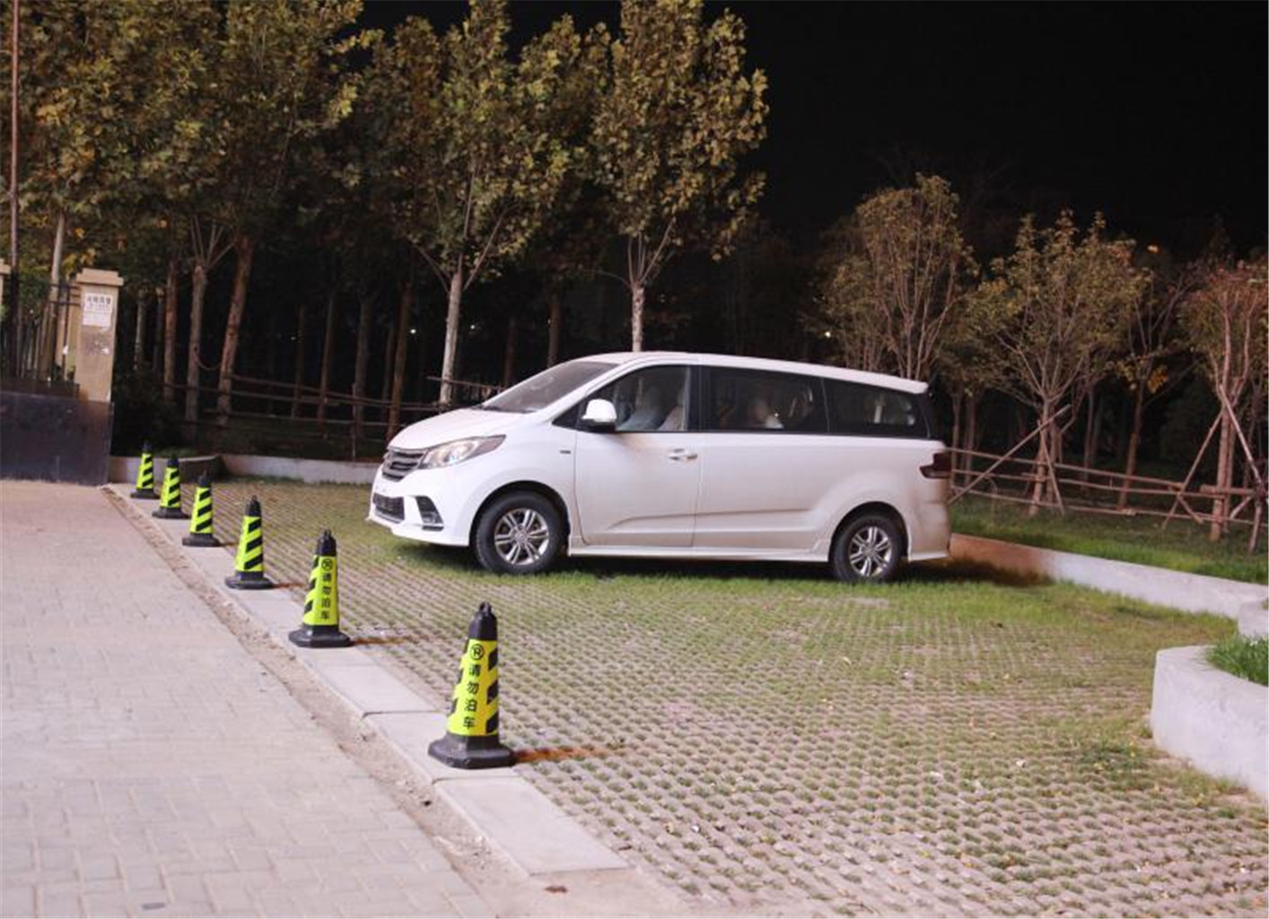 AiDePinYue Hotel (ZhangzhouXinzheng International Airport) 3*
