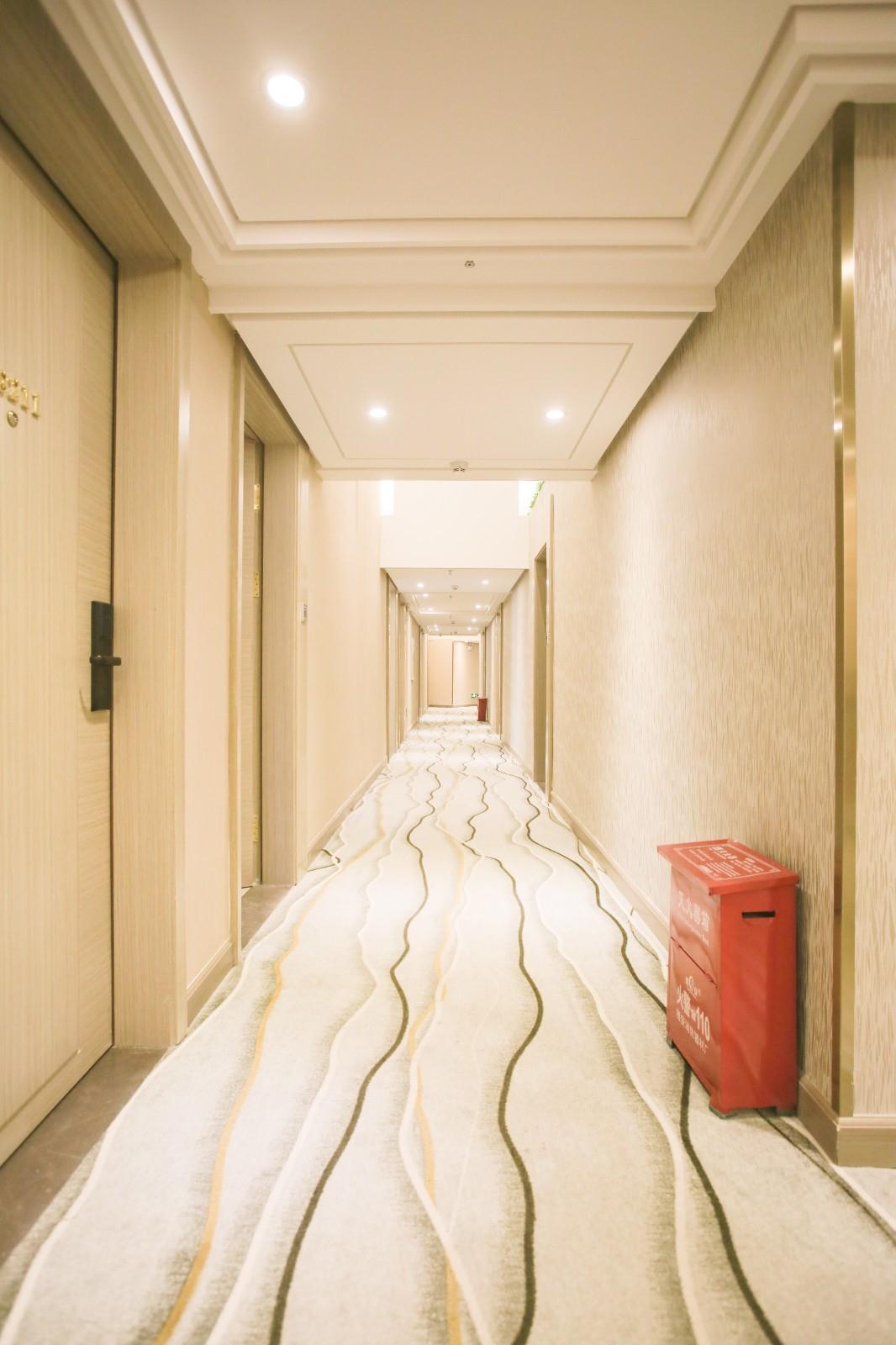 B.Free No.1 Hotel 2*