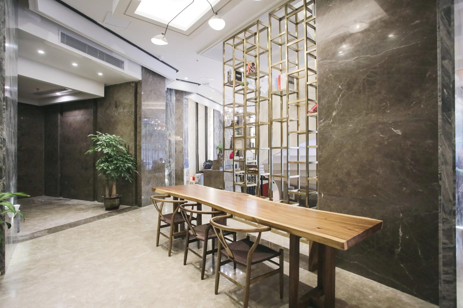 B.Free No.1 Hotel 2*