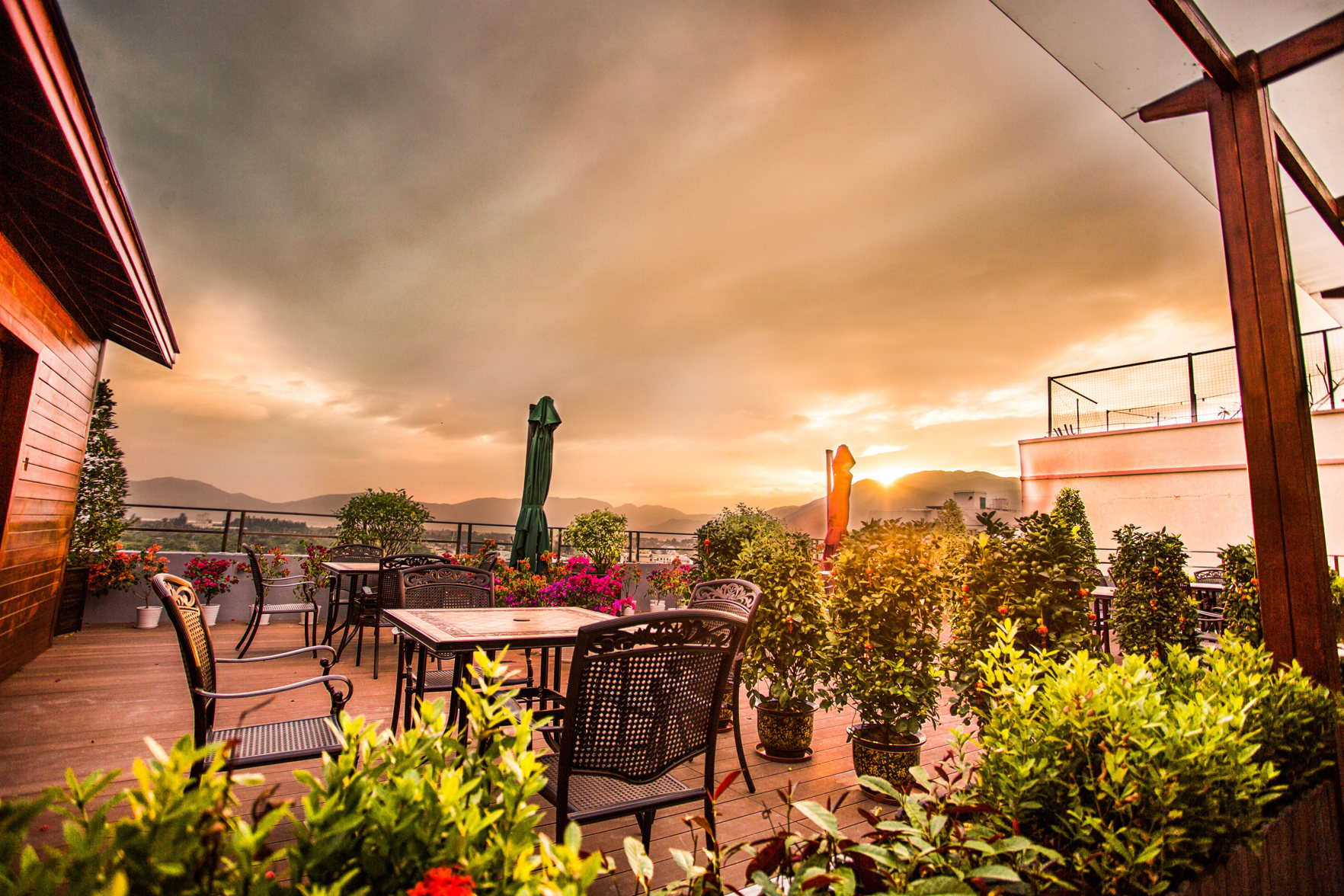 Lanyuan Business Hotel 2*