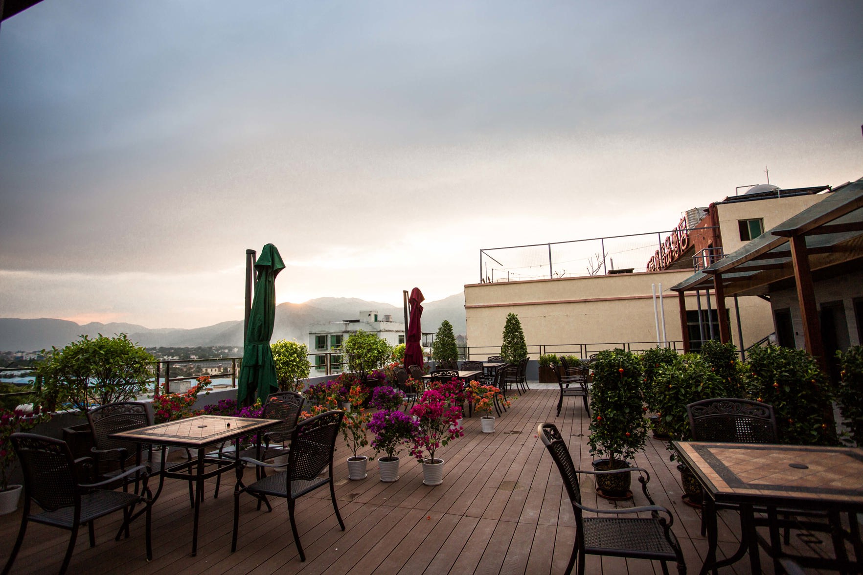 Lanyuan Business Hotel 2*