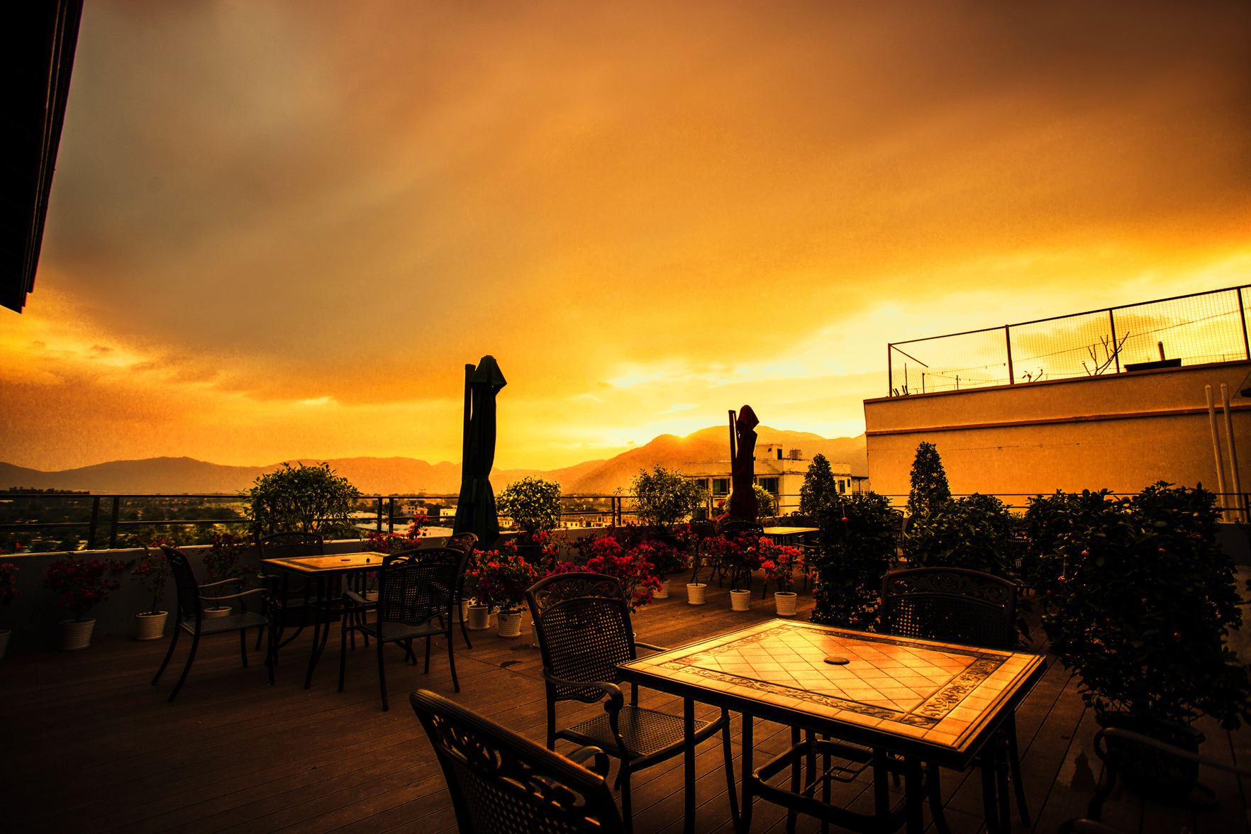 Lanyuan Business Hotel 2*