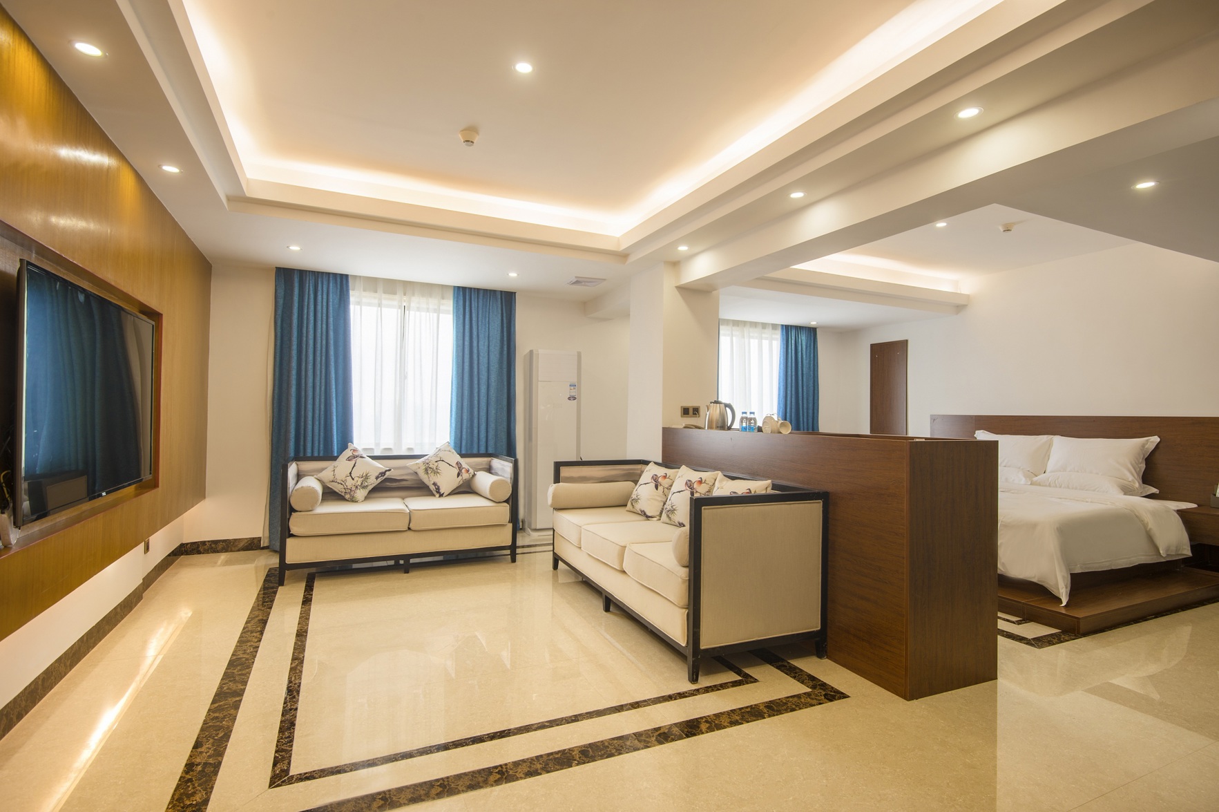 Qinye Hotel 2*