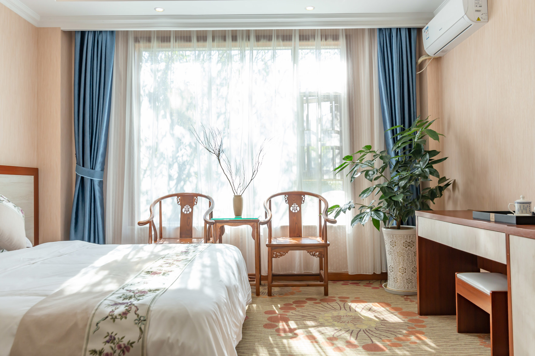 Dian Cang Man Tuo Manor Hotel 2*