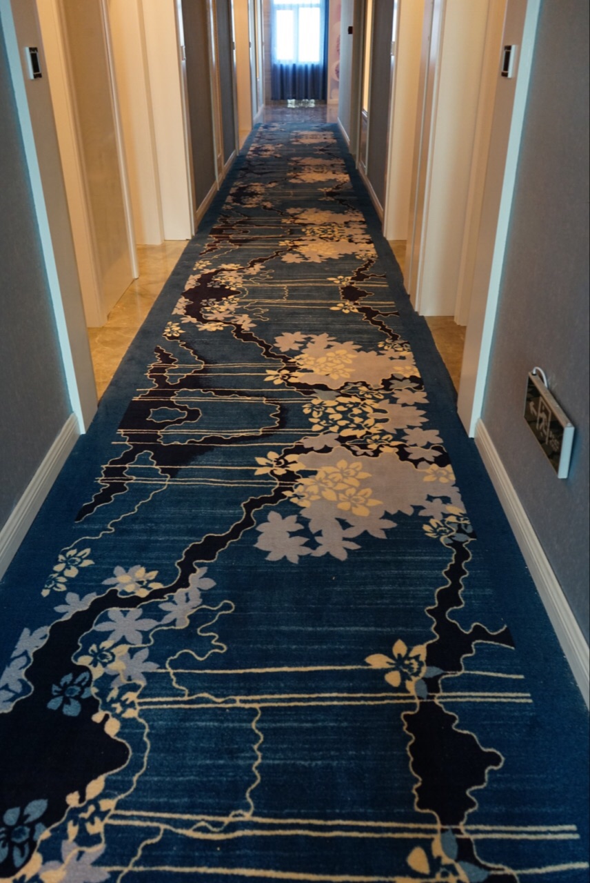 Bainian Hotel 2*