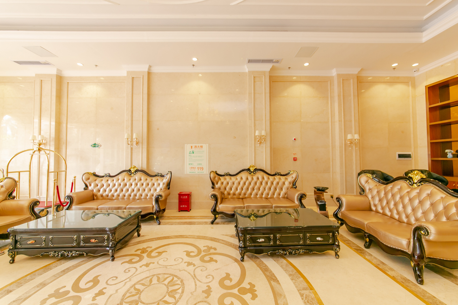Vienna Hotel (Qionghai Wanquan River Yinhai Road Branch) 3*
