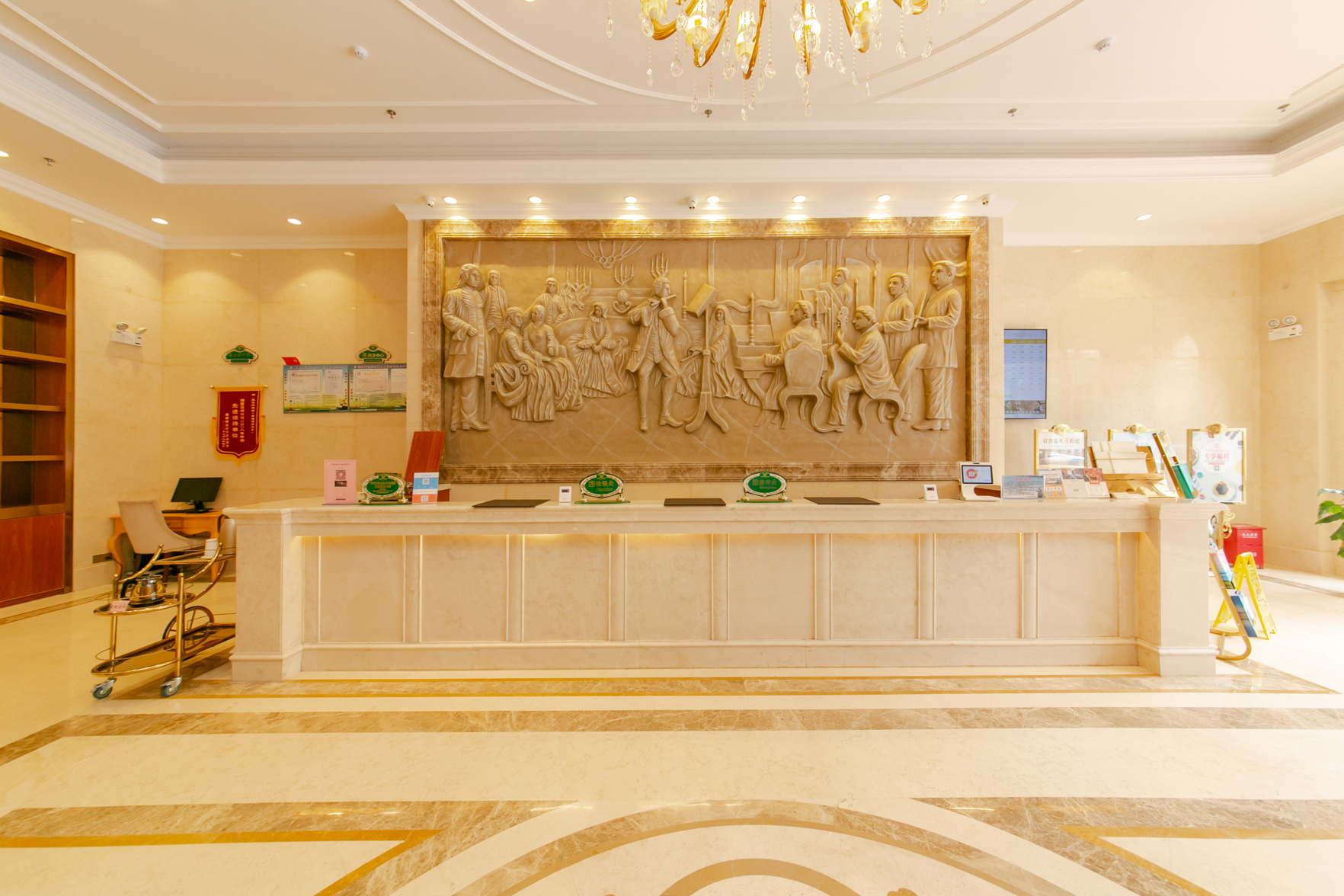 Vienna Hotel (Qionghai Wanquan River Yinhai Road Branch) 3*