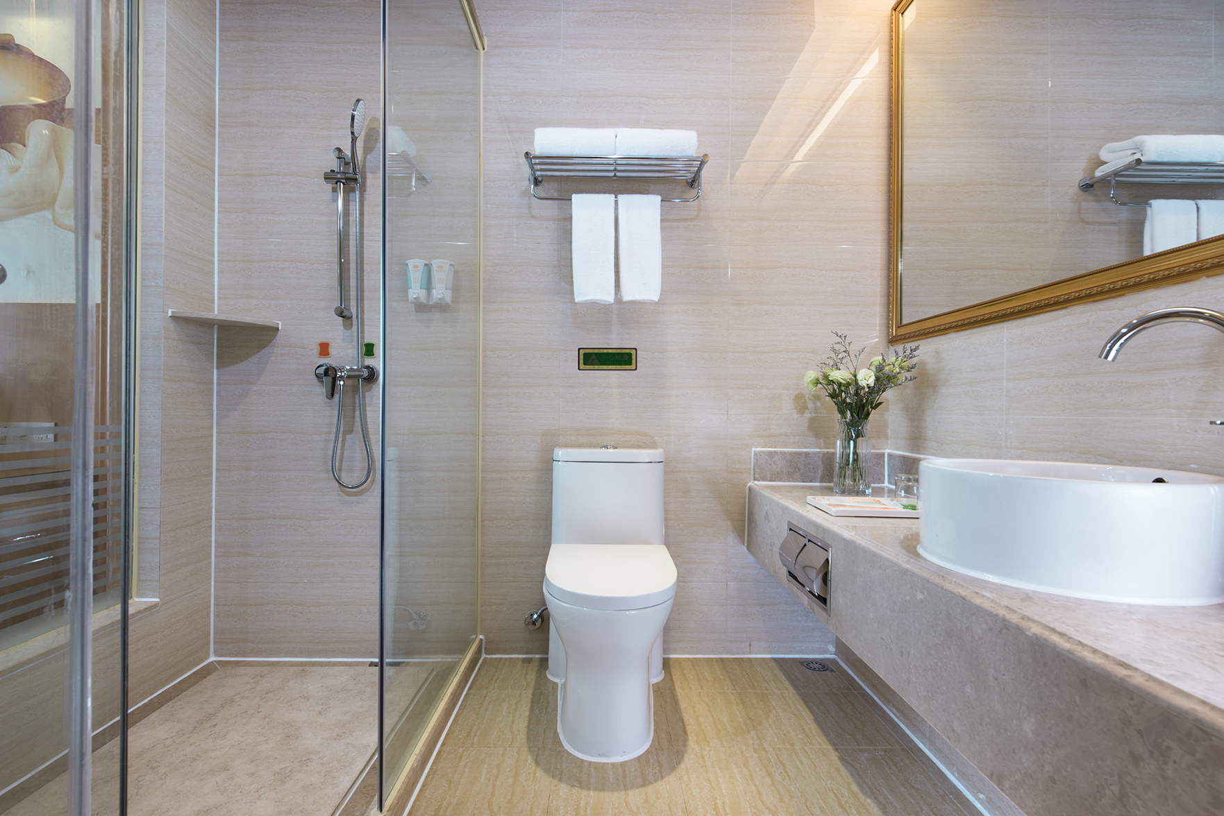 Vienna Hotel (Qionghai Wanquan River Yinhai Road Branch) 3*