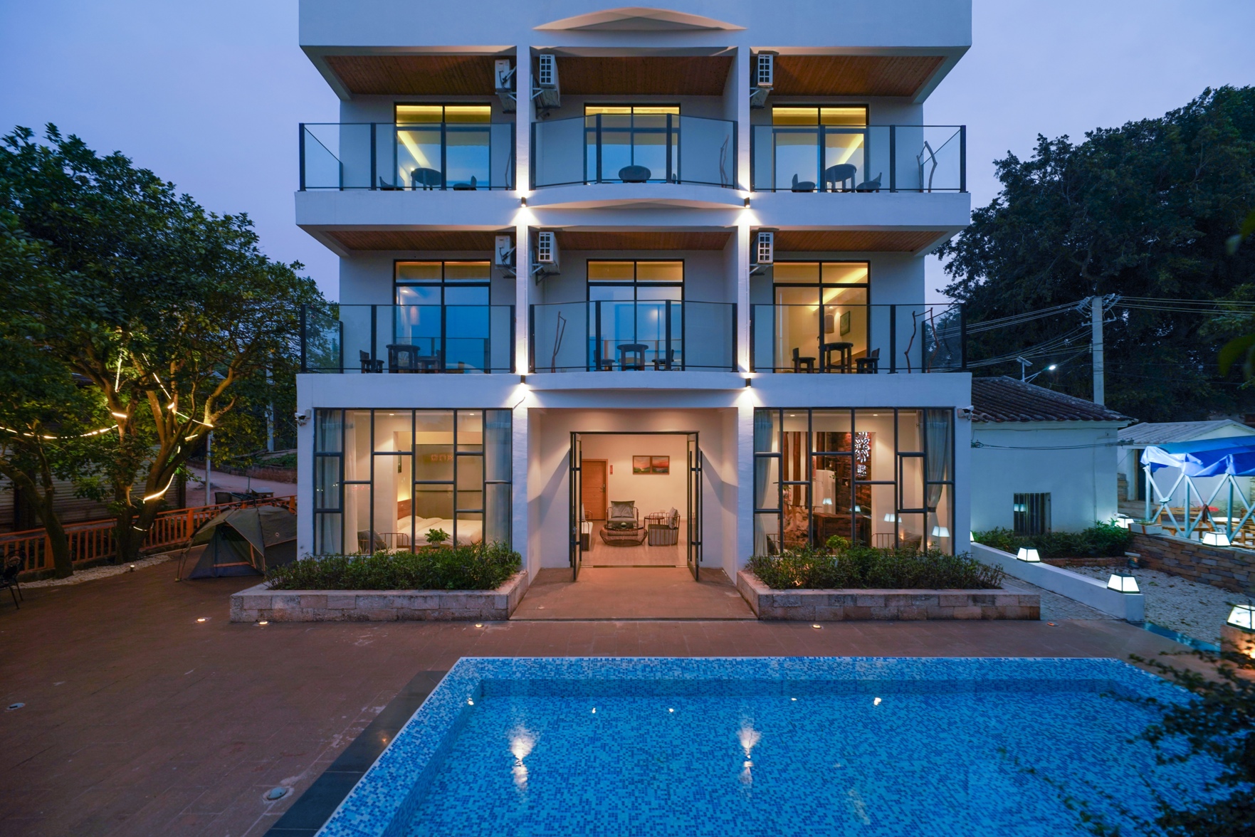 Floral Hotel · Beihai Weizhouli Hotel 2*