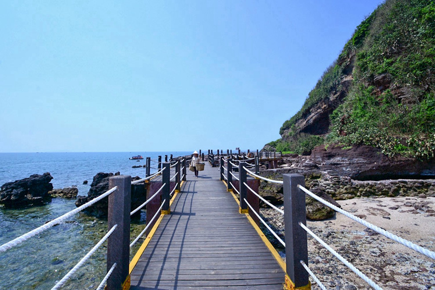 Floral Hotel · Beihai Weizhouli Hotel 2*
