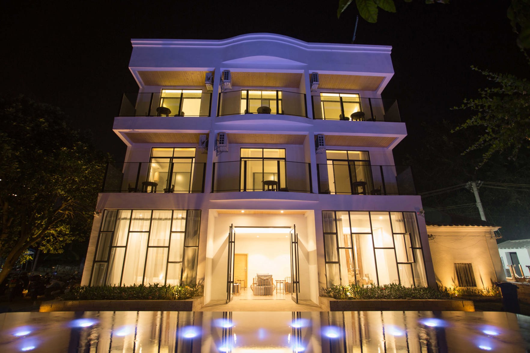 Floral Hotel · Beihai Weizhouli Hotel 2*