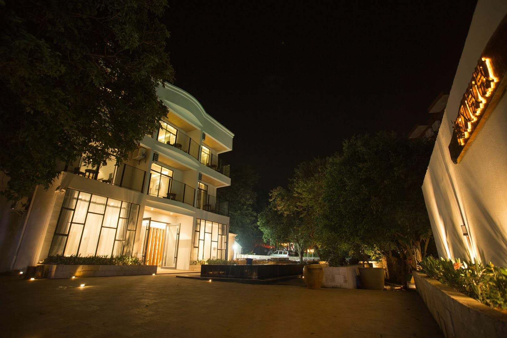Floral Hotel · Beihai Weizhouli Hotel 2*