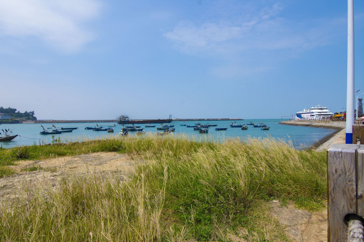 Floral Hotel · Beihai Weizhouli Hotel 2*