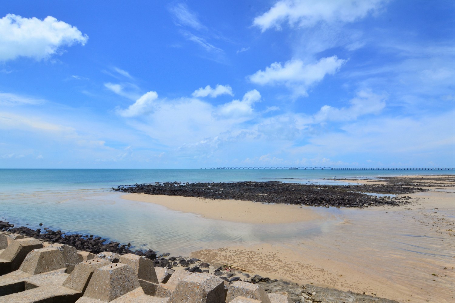 Floral Hotel · Beihai Weizhouli Hotel 2*