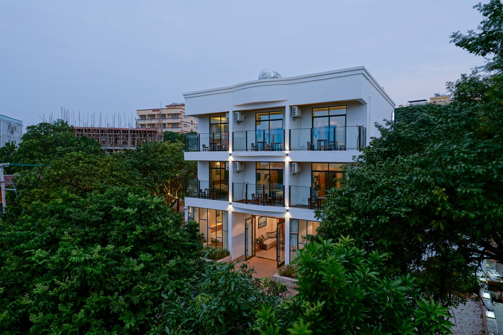 Floral Hotel · Beihai Weizhouli Hotel 2*