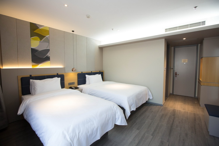 Homeinn Selected Hotel (Railway Station Taiyuan Street First Hospital of Medical University) 3*