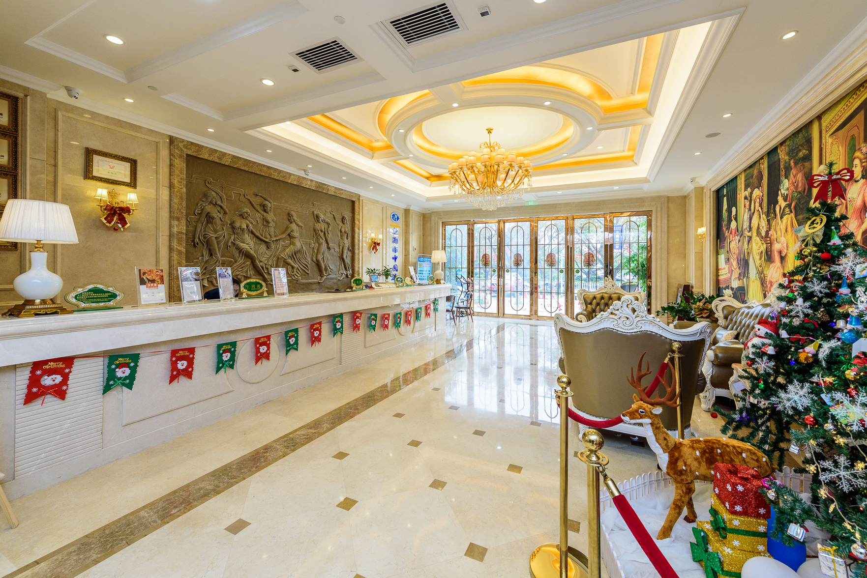 Vienna Hotel (Beihai High-Speed Railway Station Branch) 3*
