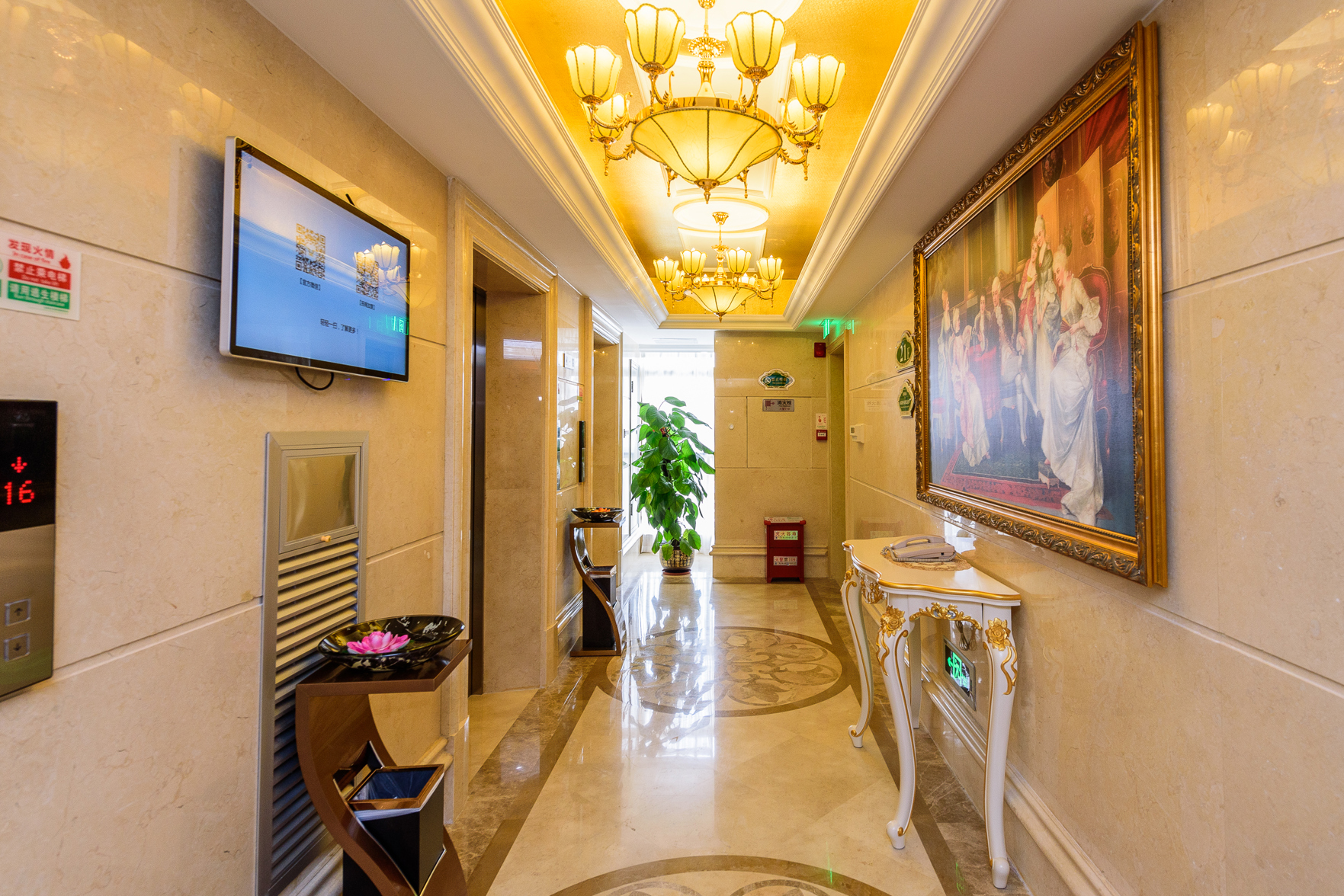 Vienna Hotel (Beihai High-Speed Railway Station Branch) 3*
