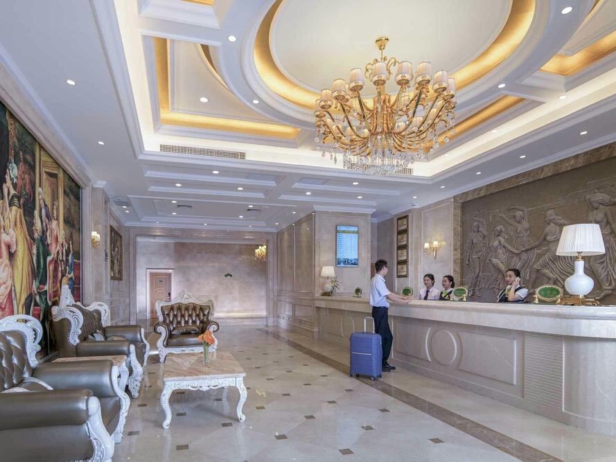 Vienna Hotel (Beihai High-Speed Railway Station Branch) 3*