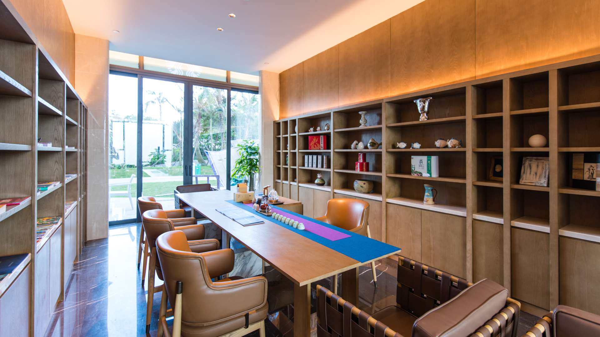 AIHM International Hotel 5*