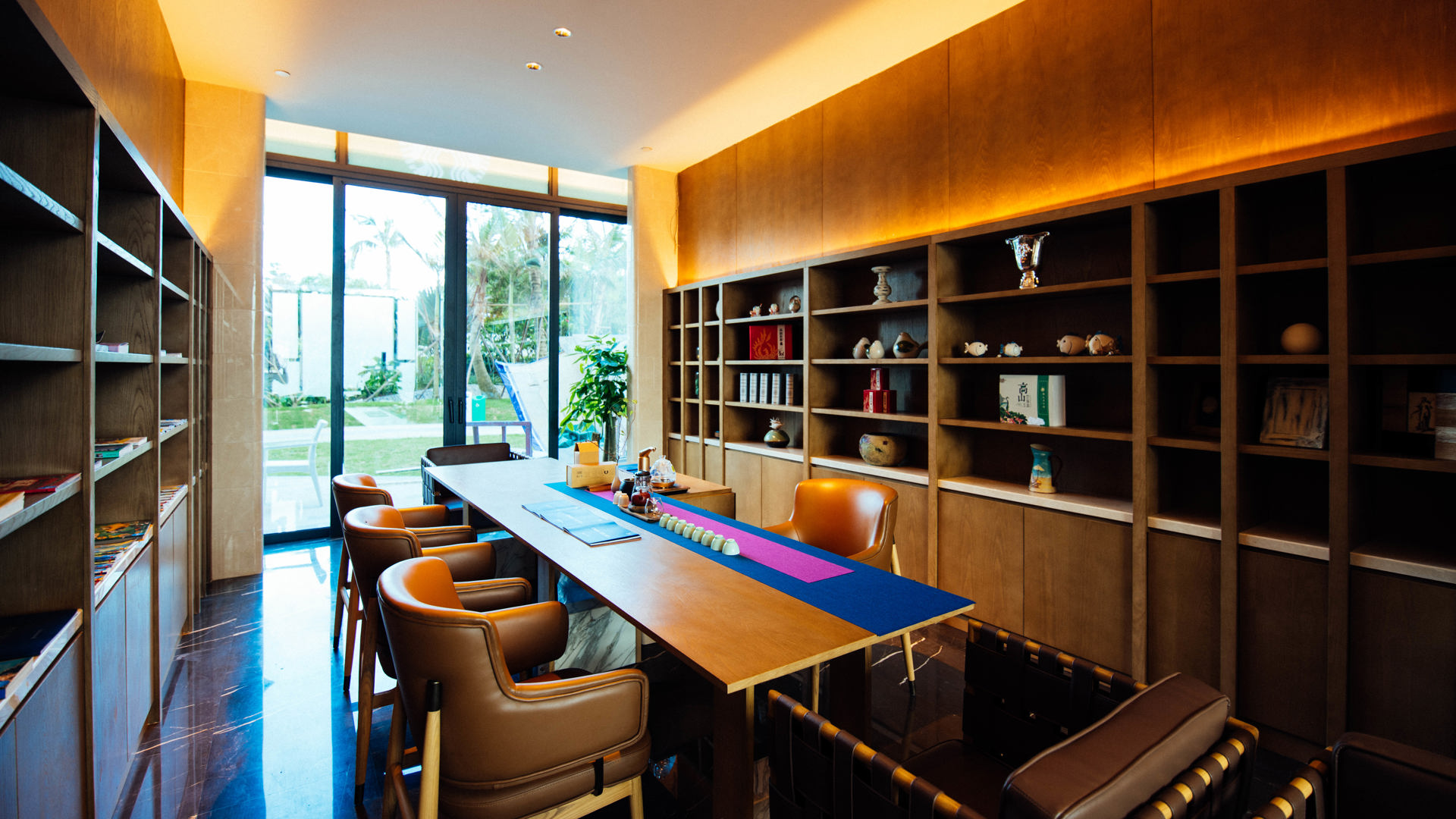 AIHM International Hotel 5*