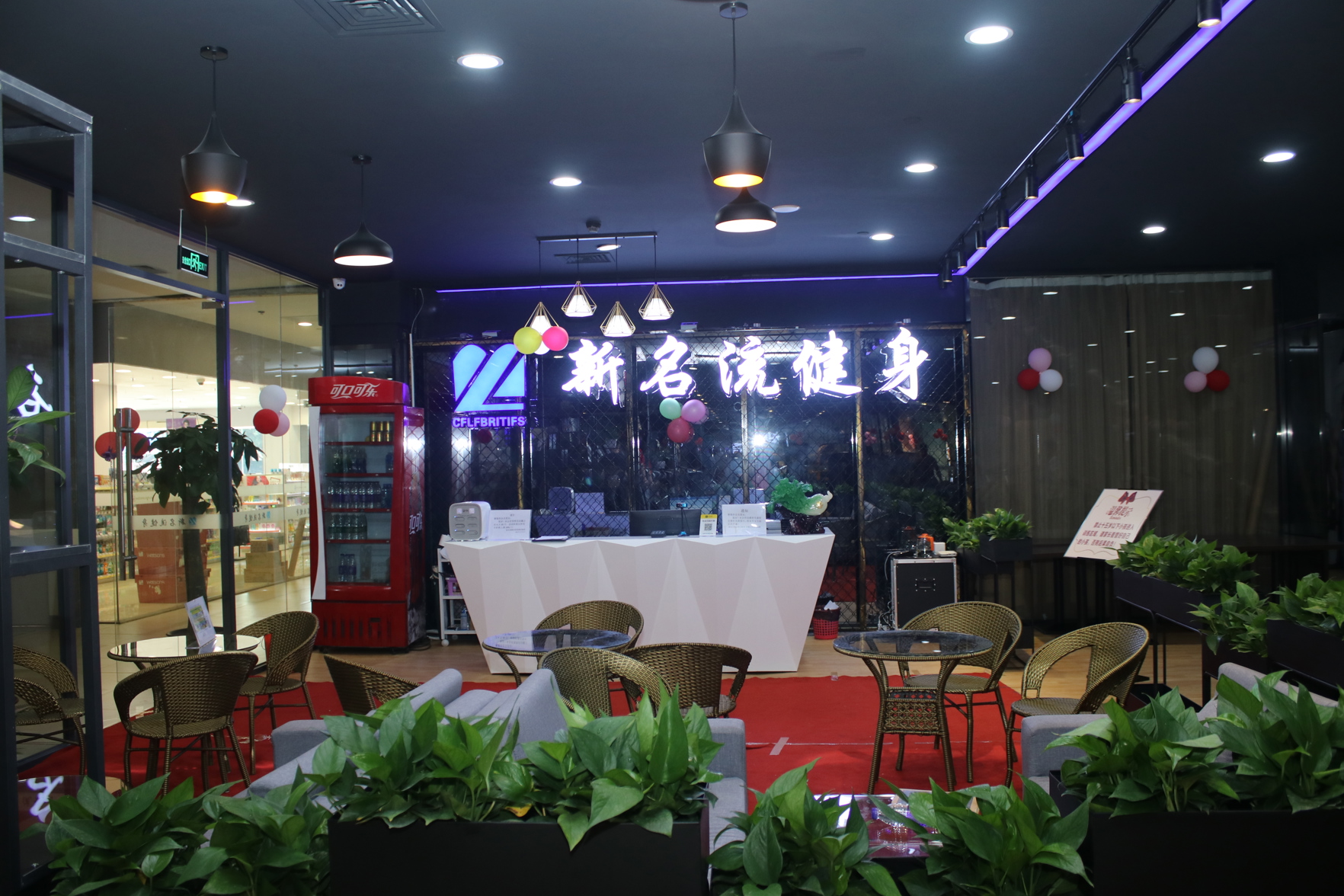 Vienna International Hotel (Shenzhen Longhua Qiankeng Metro Station) 3*