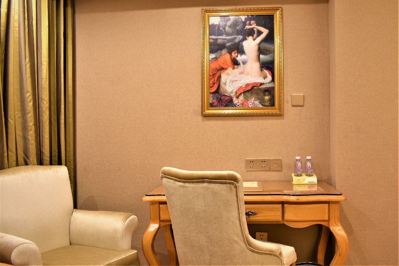 Vienna International Hotel (Shenzhen Longhua Qiankeng Metro Station) 3*