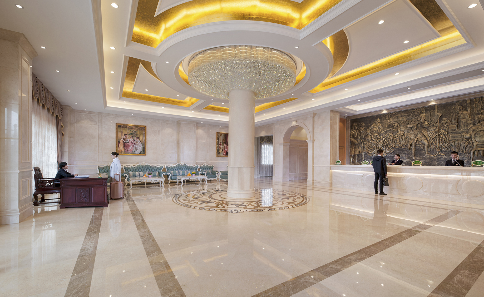 Vienna International Hotel (Shenzhen Longhua Qiankeng Metro Station) 3*