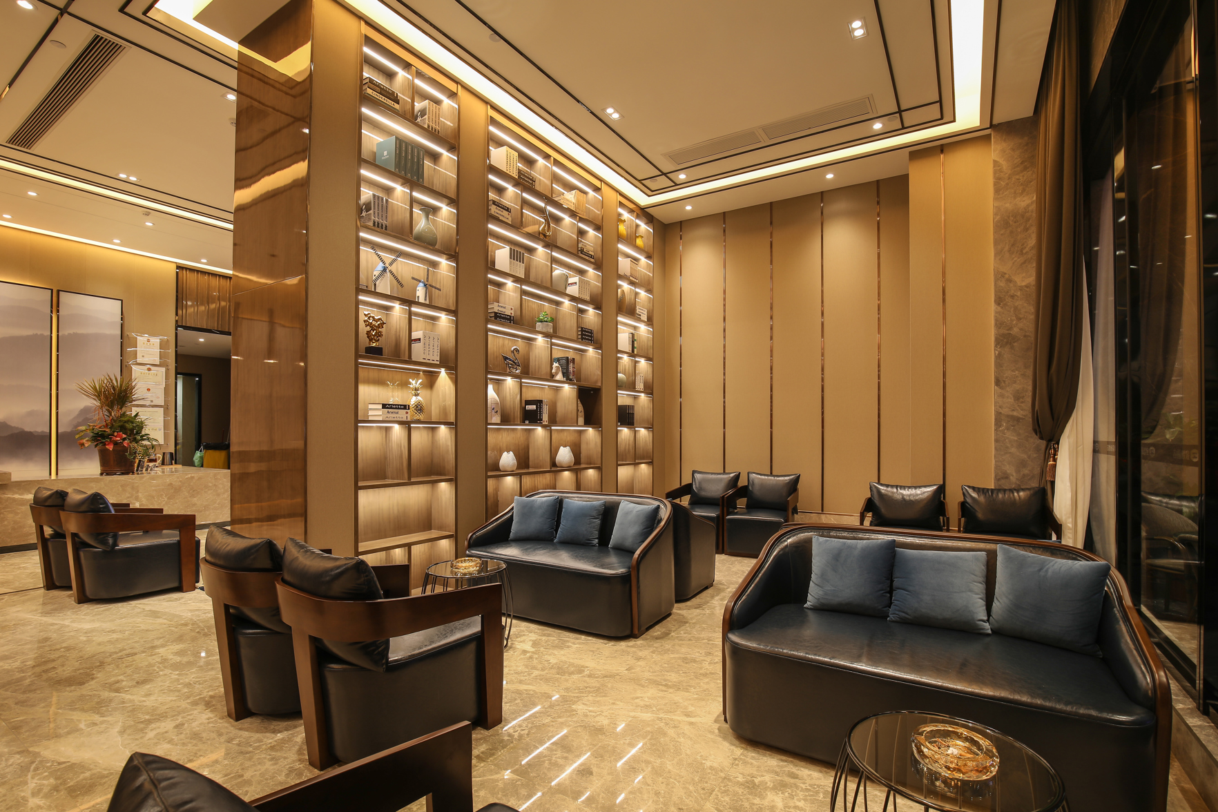 BaiLiQuanZhiJiuDian Hotel (Heshan Plaza) 3*
