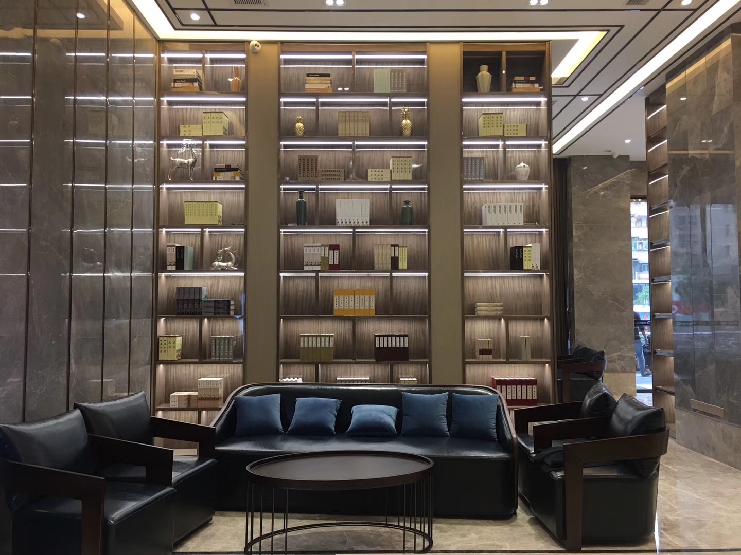 BaiLiQuanZhiJiuDian Hotel (Heshan Plaza) 3*