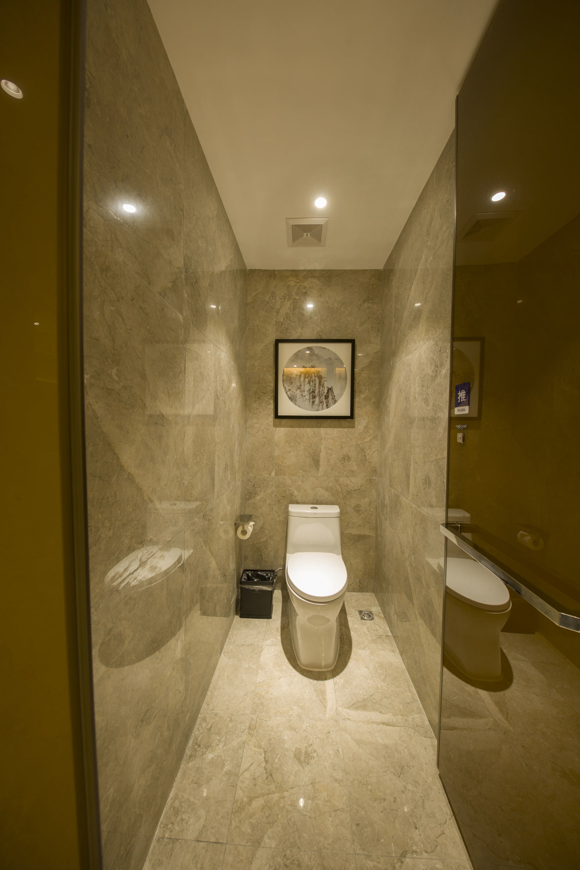 BaiLiQuanZhiJiuDian Hotel (Heshan Plaza) 3*