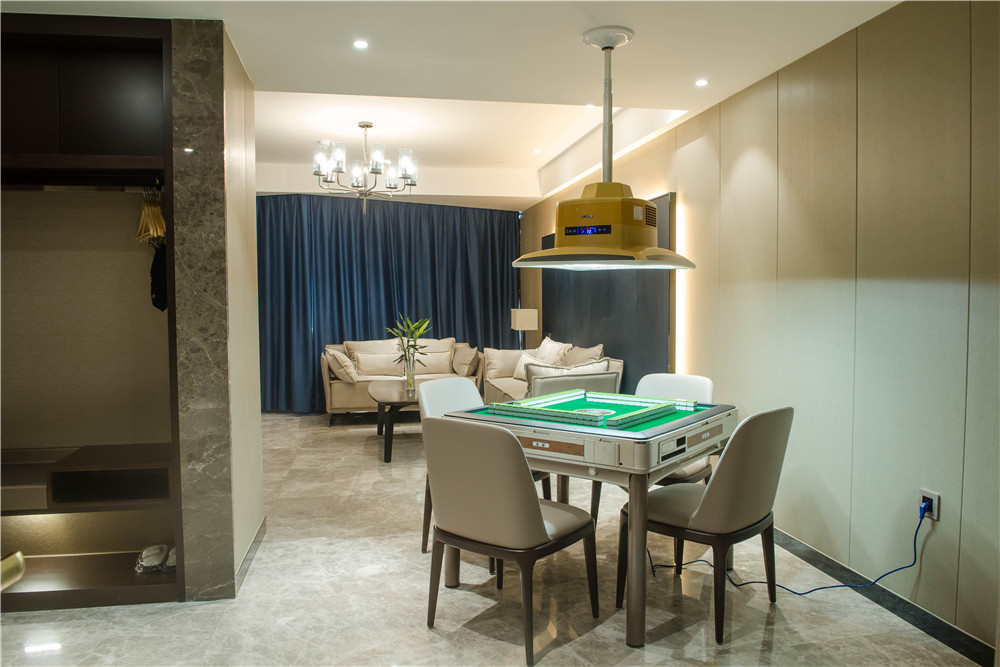 BaiLiQuanZhiJiuDian Hotel (Heshan Plaza) 3*