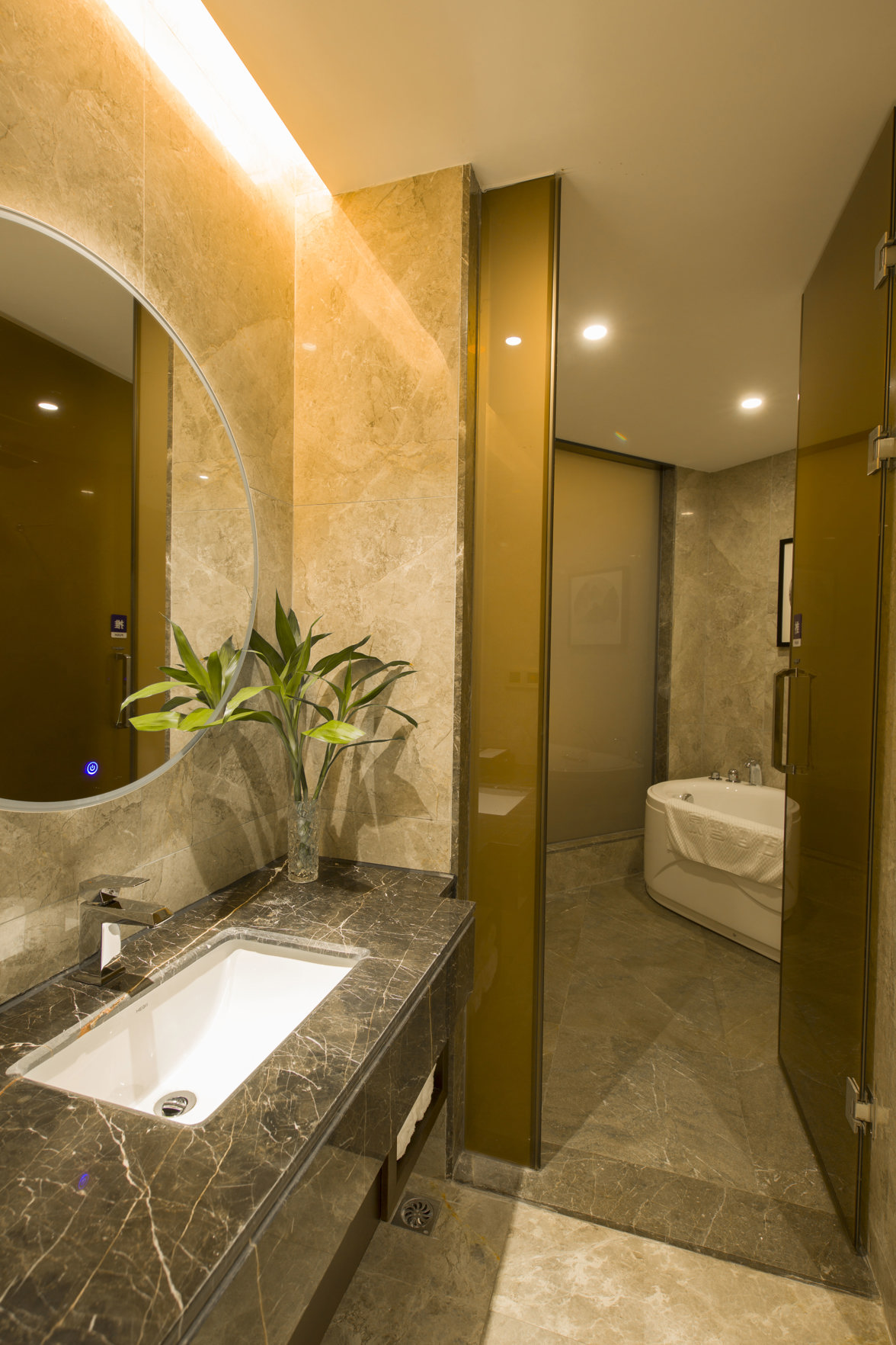 BaiLiQuanZhiJiuDian Hotel (Heshan Plaza) 3*