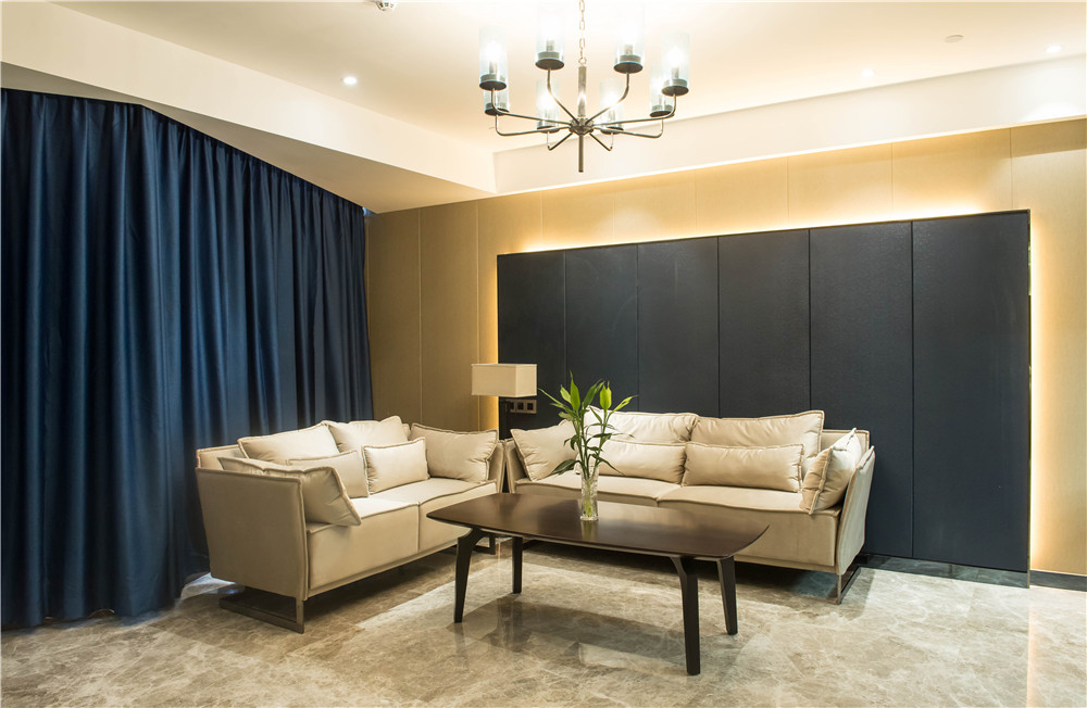 BaiLiQuanZhiJiuDian Hotel (Heshan Plaza) 3*