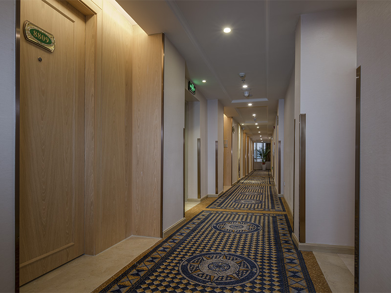 New World International Hotel 3*