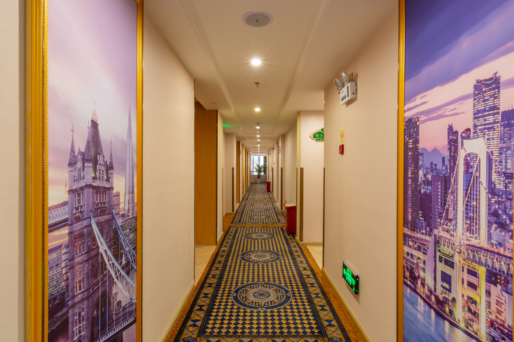 New World International Hotel 3*