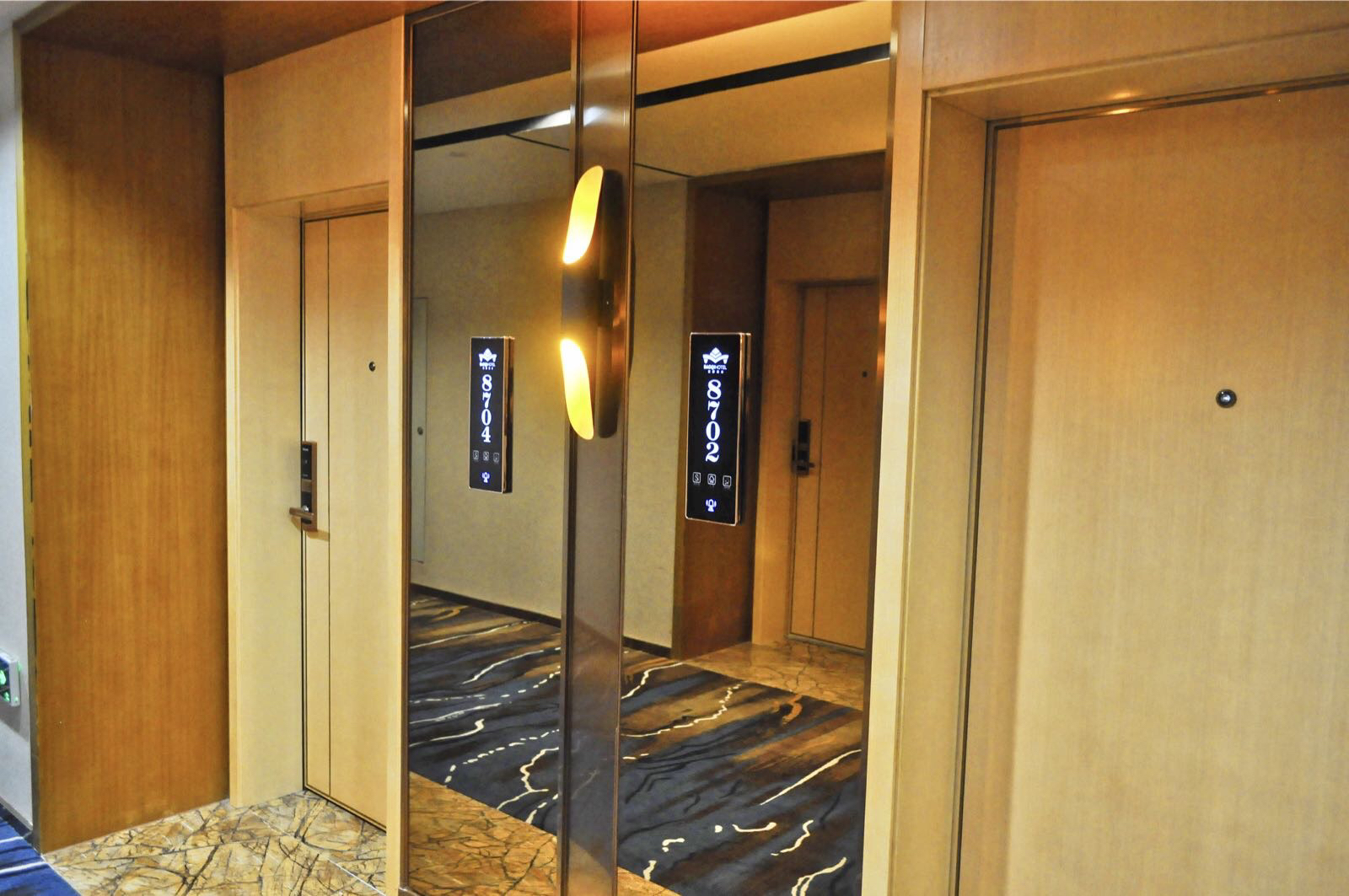 Baoqi International Hotel 3*