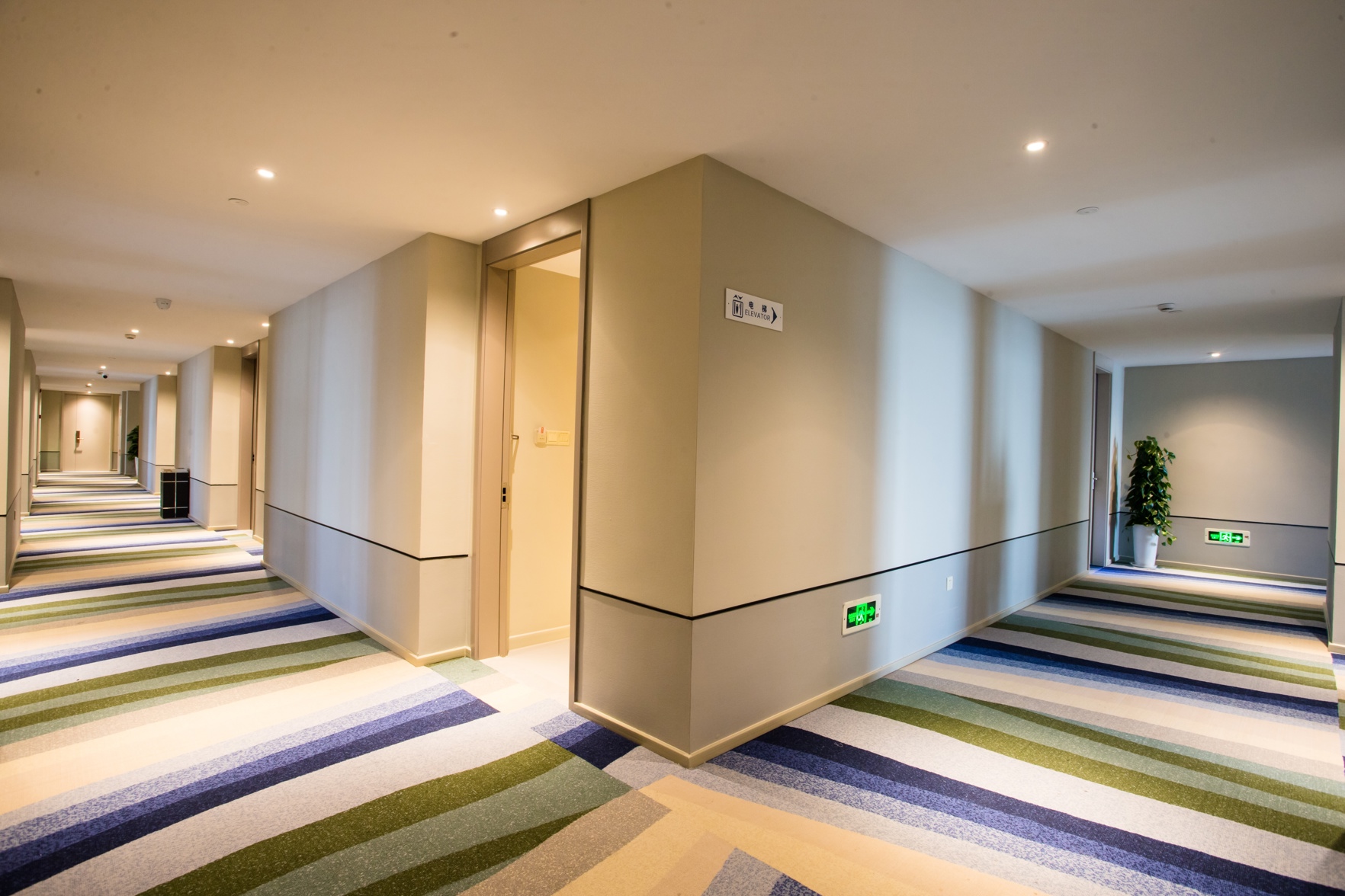 Homeinn Selected Hotel (Ningbo East New City International Convention Center) 3*