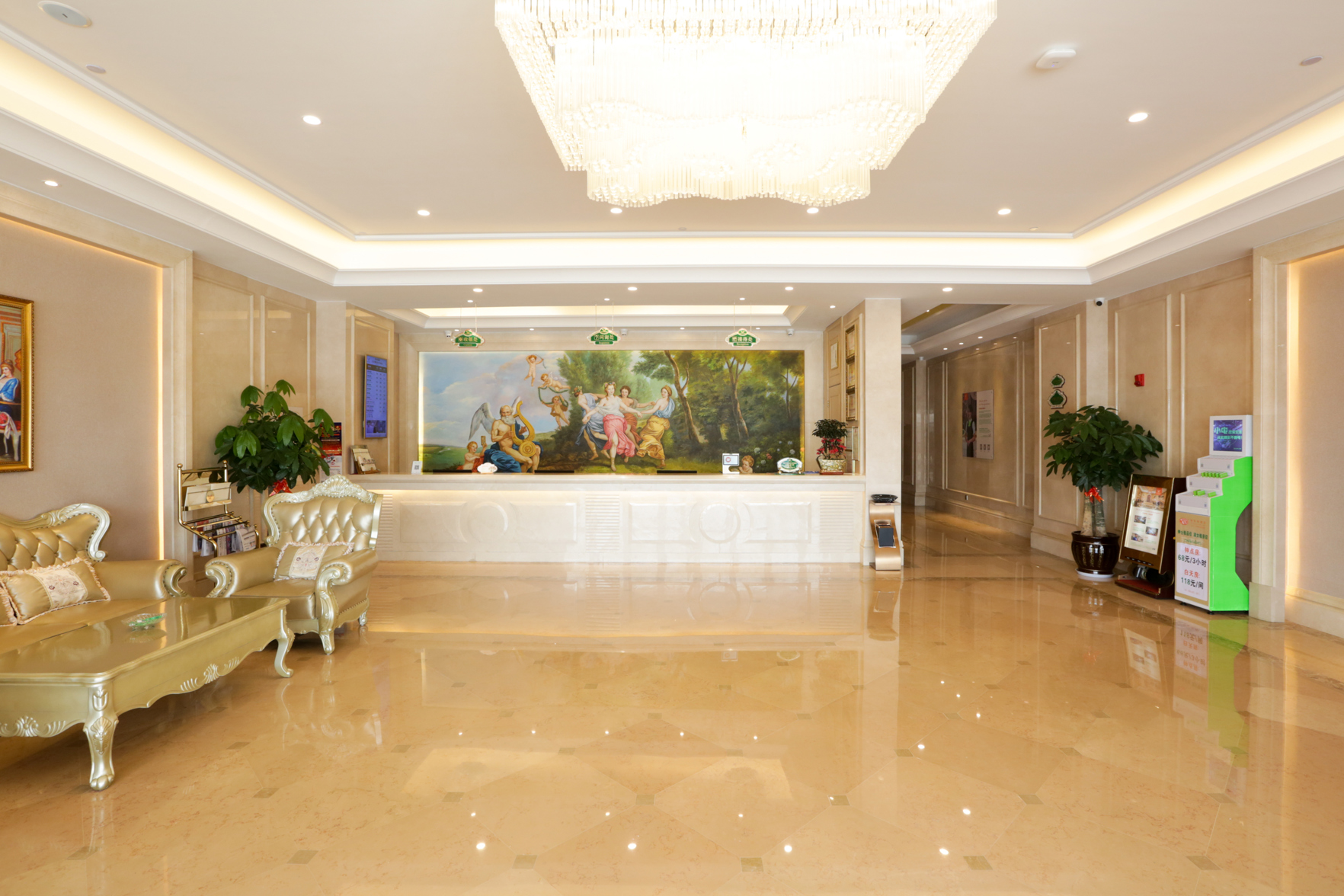 Vienna Hotel (Guangyi Store, Xiangsihu University Town, Nanning) 3*