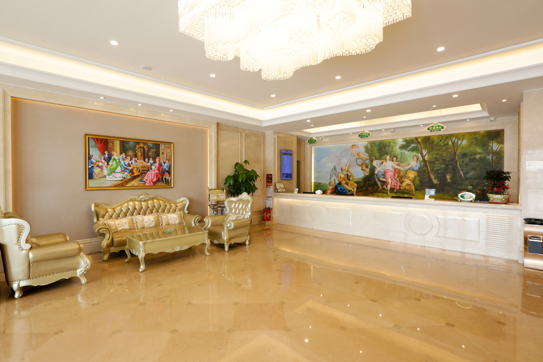 Vienna Hotel (Guangyi Store, Xiangsihu University Town, Nanning) 3*