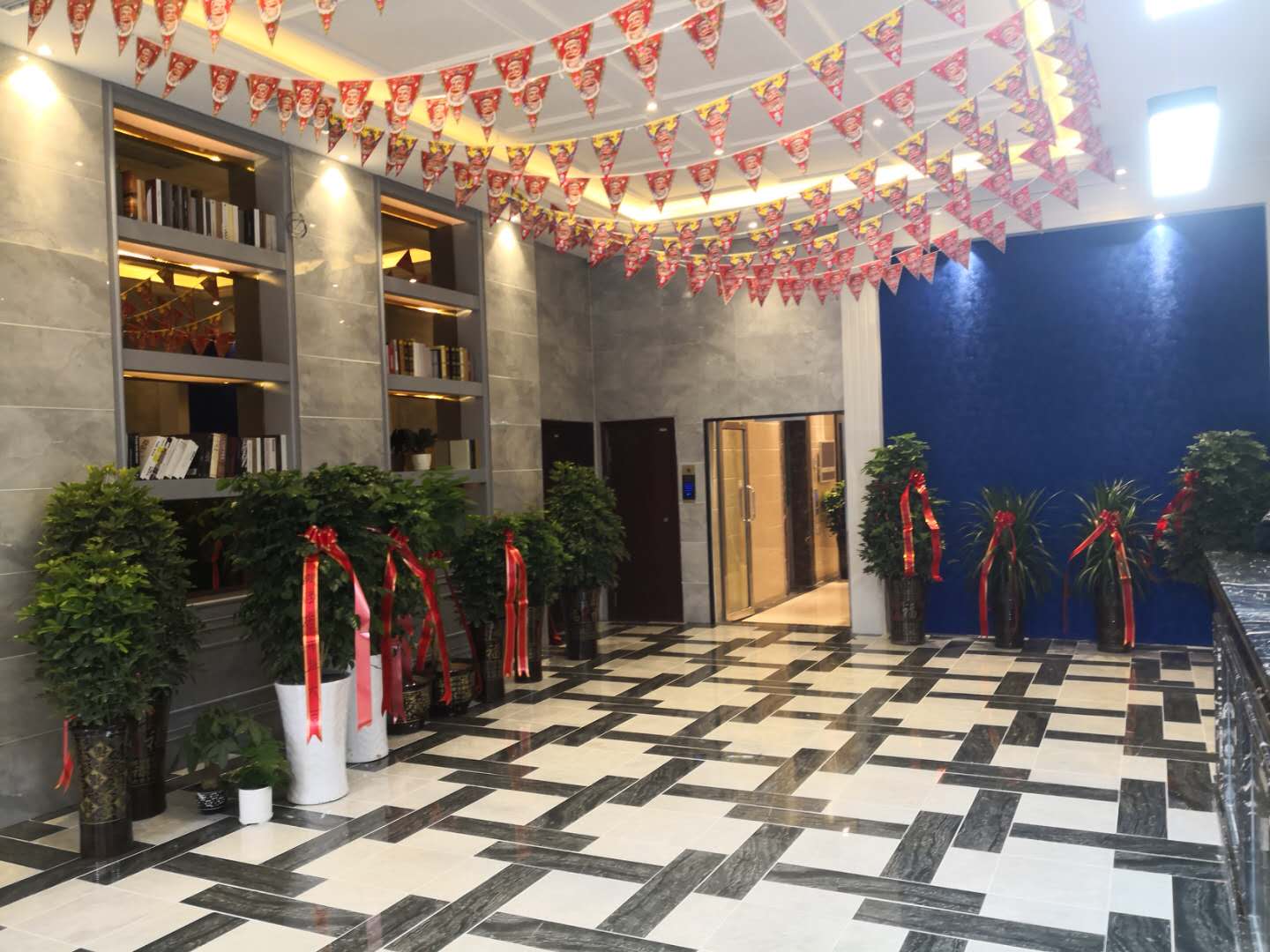 LANOU Hotel (Guiyang Quanhu Park Subway Station) 3*