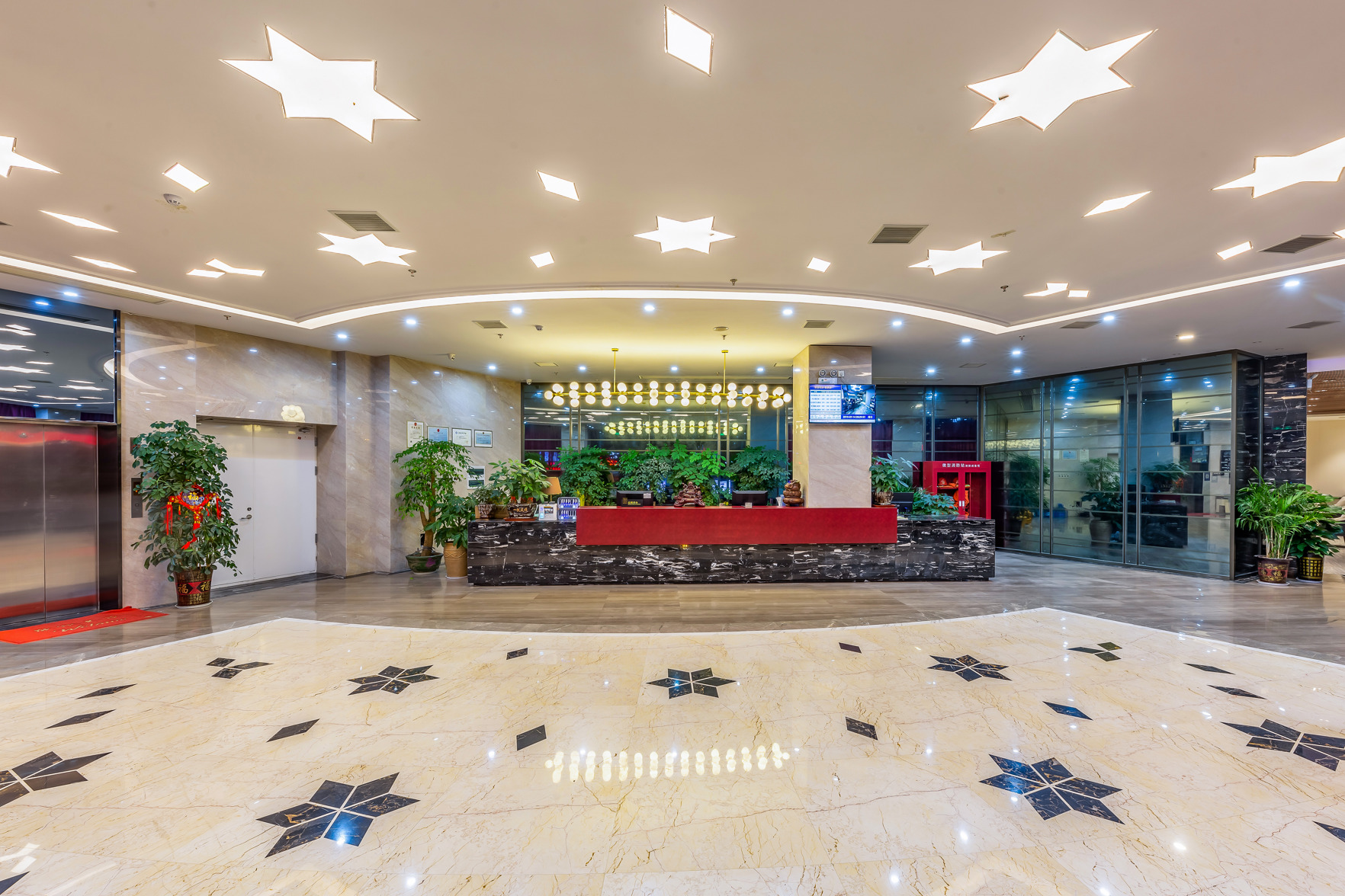 Home Hotel (Jishou University) 3*