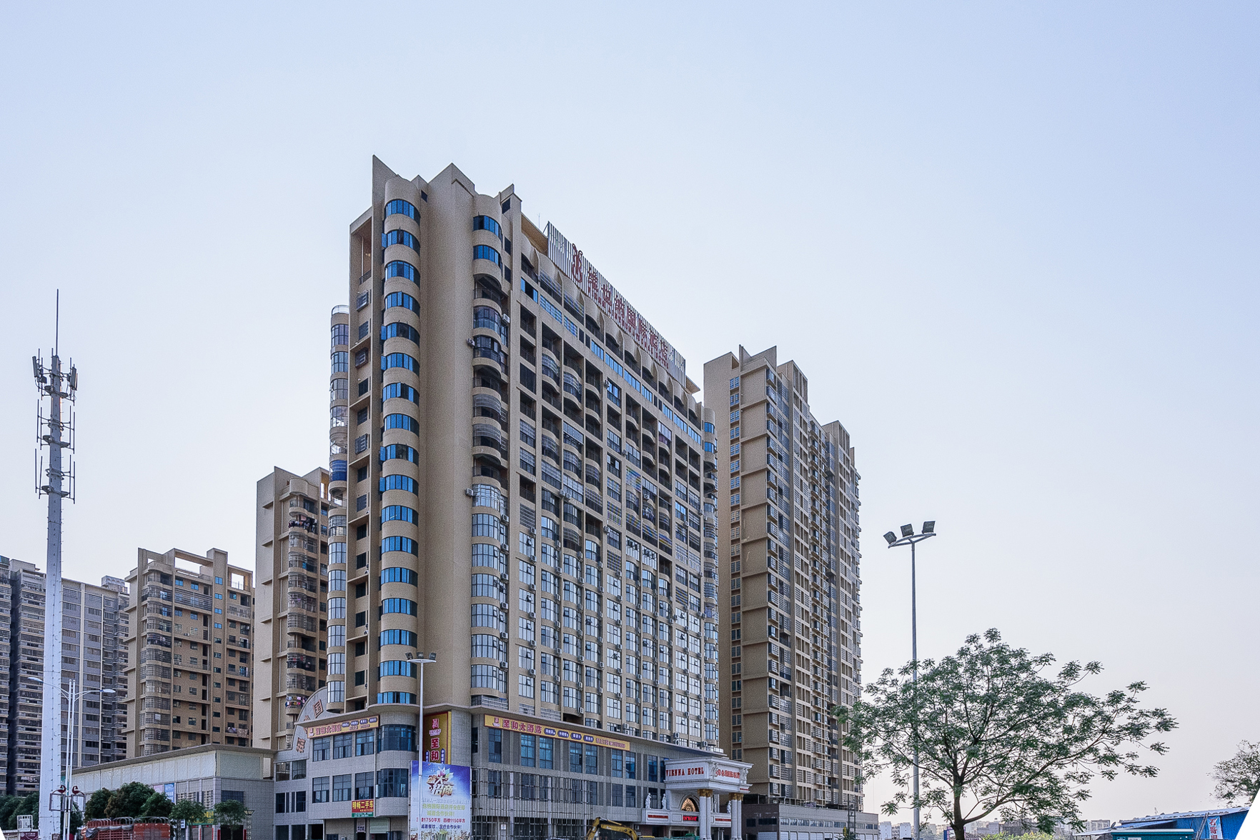 Vienna International Hotel (Beihai Hepu Hesi Shougang Branch) 3*