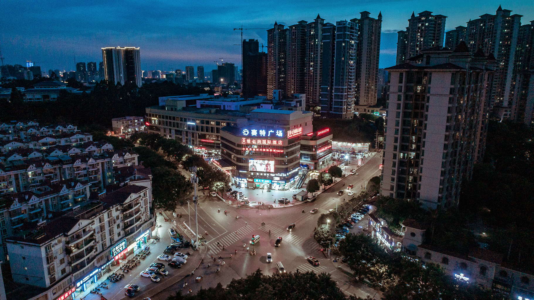 Vienna International Hotel (Nanning Shishan Park Metro Station) 3*
