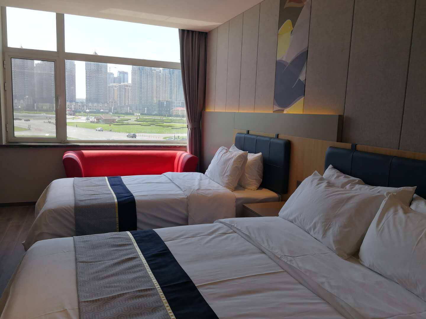 Homeinn Selected Hotel (Dalian Xinghai Square Convention and Exhibition Center) 3*