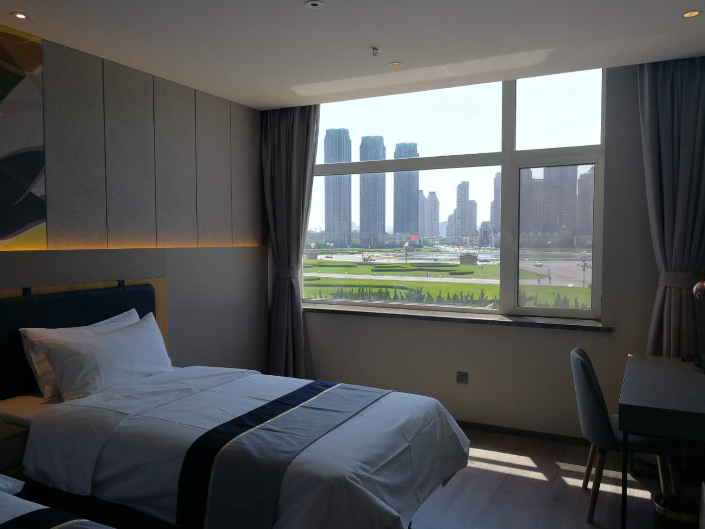 Homeinn Selected Hotel (Dalian Xinghai Square Convention and Exhibition Center) 3*