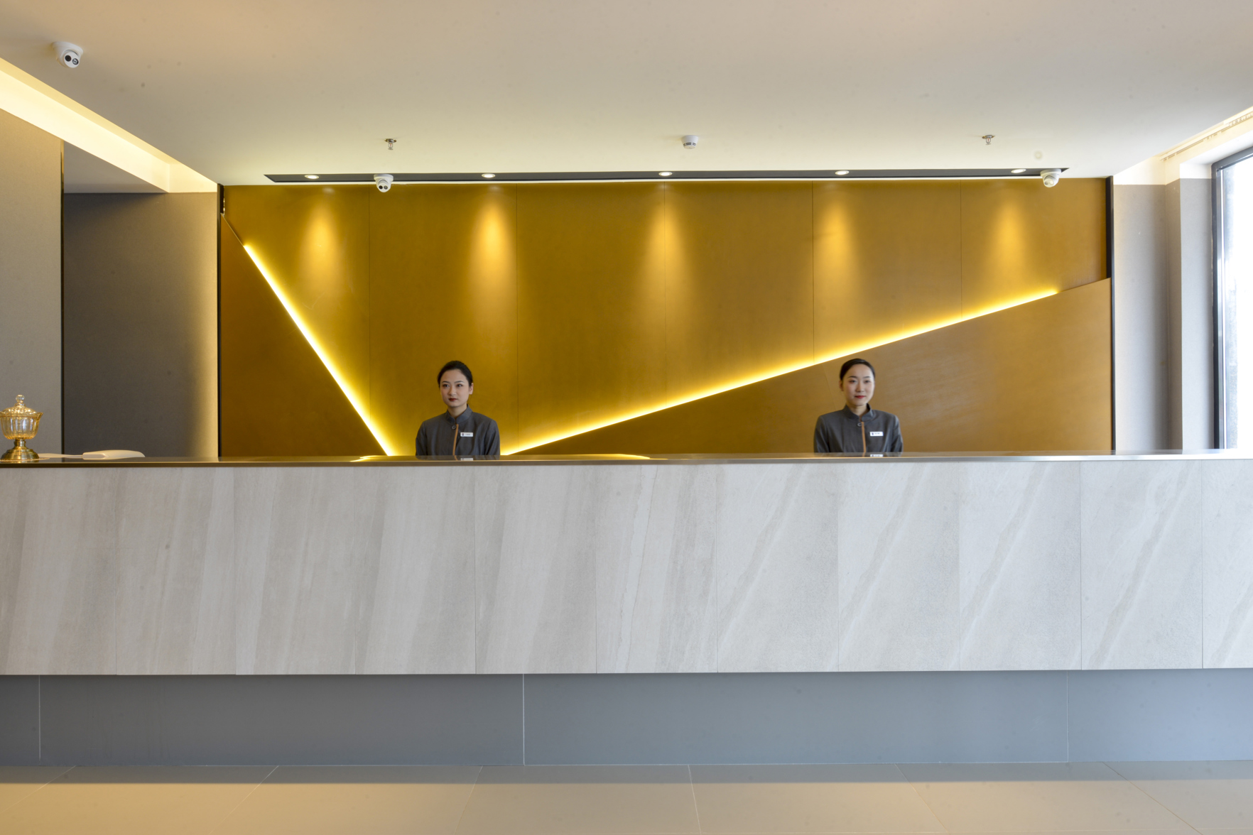 Homeinn Selected Hotel (Dalian Xinghai Square Convention and Exhibition Center) 3*
