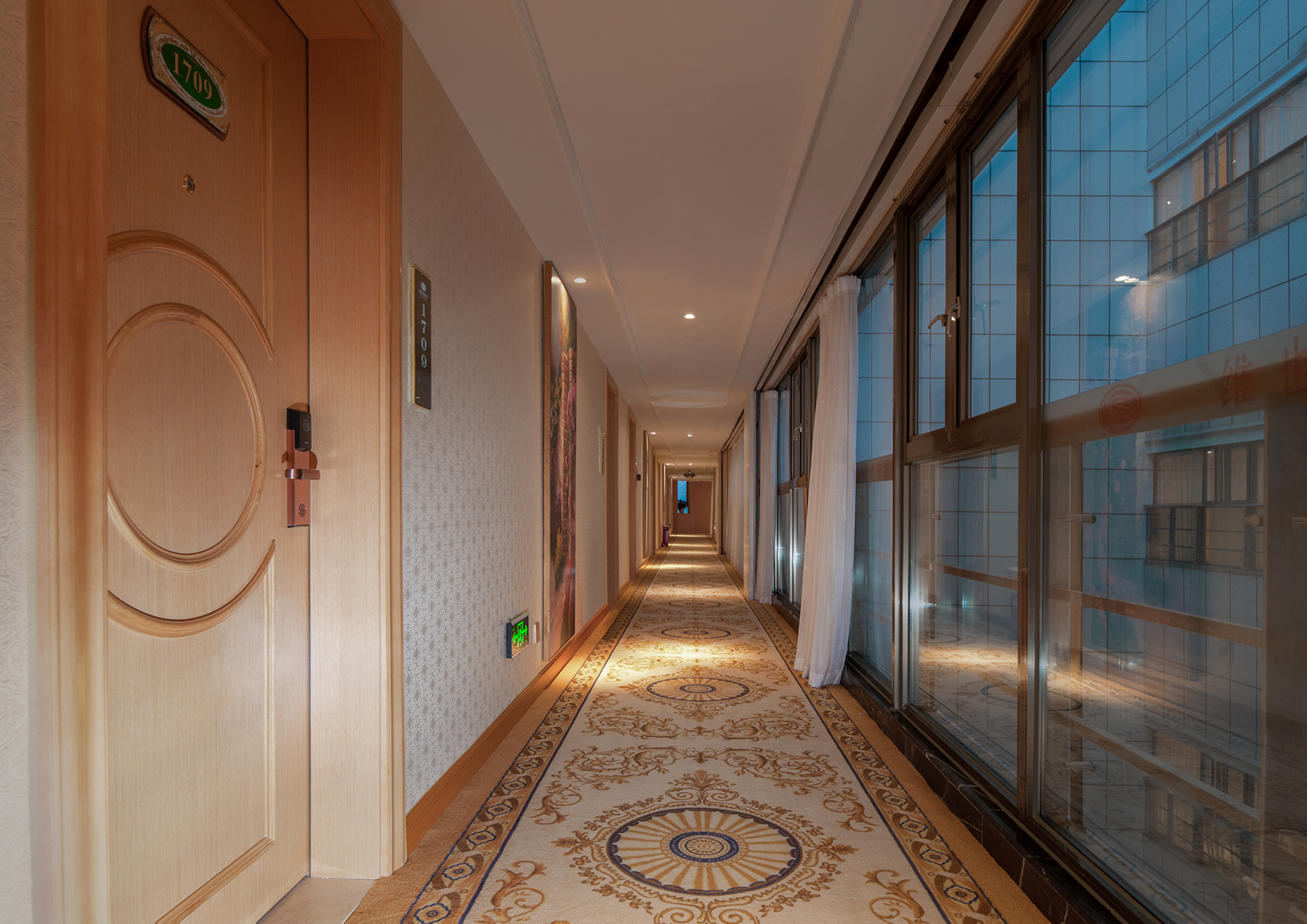 Vienna Hotel (Guanshan Lake Convention and Exhibition Center Financial City) 3*